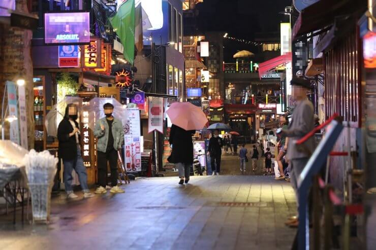 Itaewon club-linked infections now at 75: Seoul Mayor